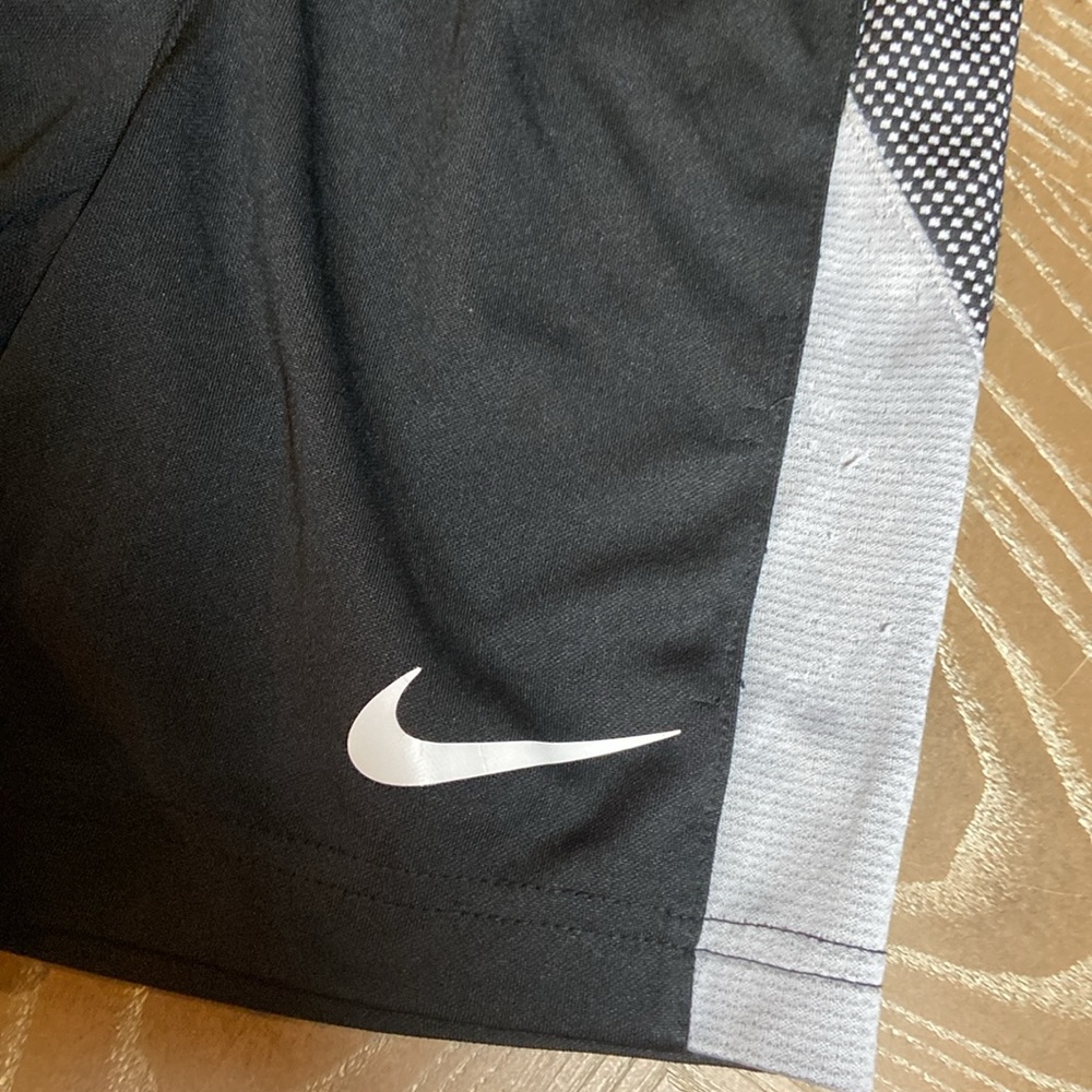 Nike Boy Swoosh Athletic Basketball Summer Shorts - Picture 7 of 7